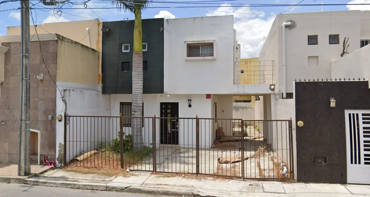 Casa en venta en Los Almendros, Victoria — foto 1 de 12