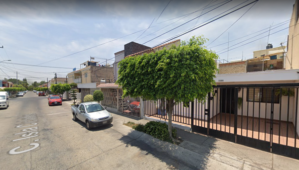 VENDO CASA EN JARDINES DE SAN JOSE, GDL-JAL
