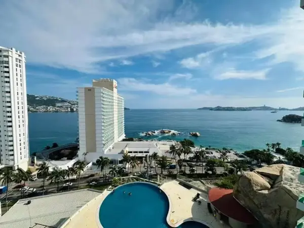 Apartamento en venta en Farallón, Acapulco de Juárez con piscina y gimnasio