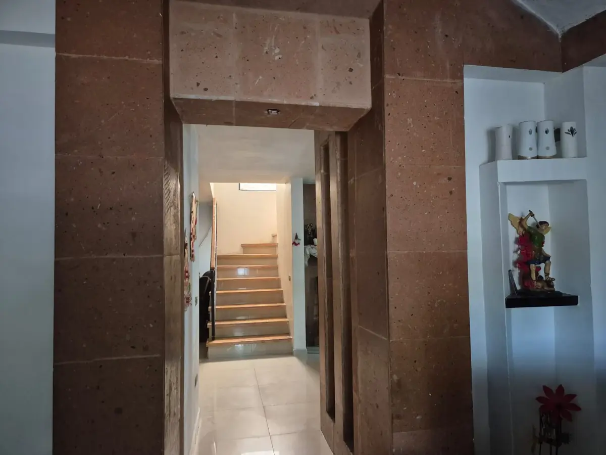 Casa en venta en Jardines de Andalucia, Guadalupe — foto 1 de 27