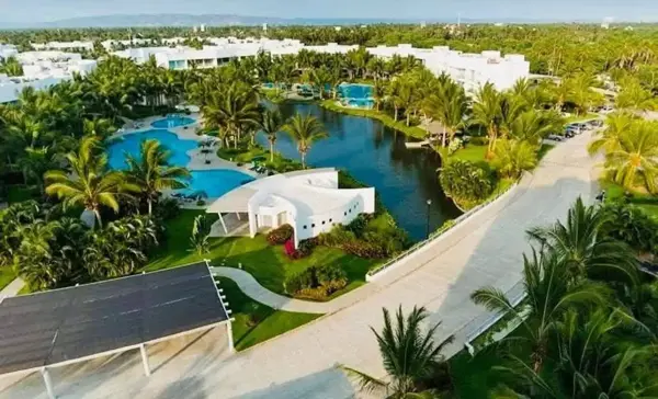 Apartamento en Venta en Acapulco Zona Diamante - Mayan Lakes, Espacioso y Bien Ubicado