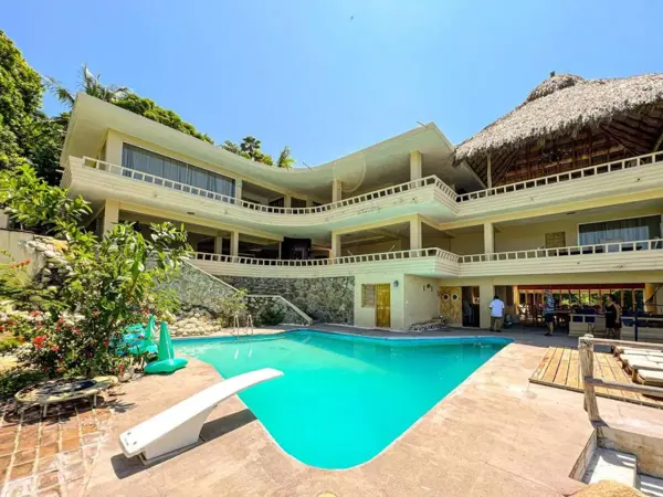Casa en Venta en Las Playas, Acapulco de Juárez - Inversión Residencial con 14 Recámaras