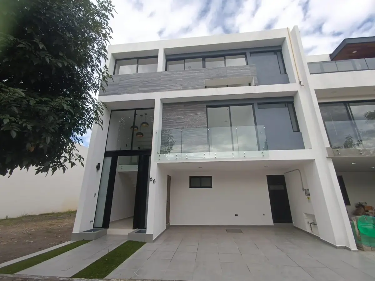 Casa en venta en Lomas de Angelópolis, San Andrés Cholula — foto 1 de 16