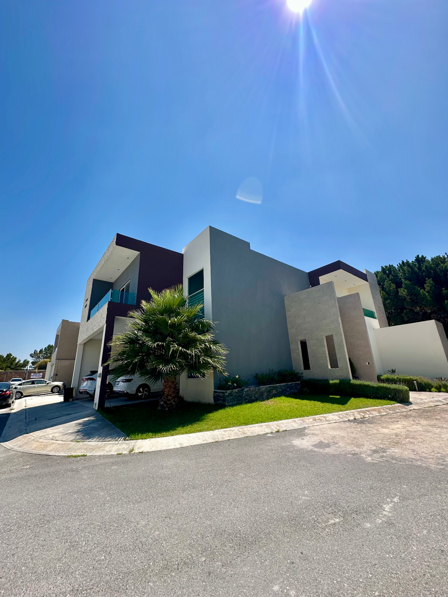 Casa en venta en Real de Torrecillas Residencial, Saltillo — foto 1 de 15