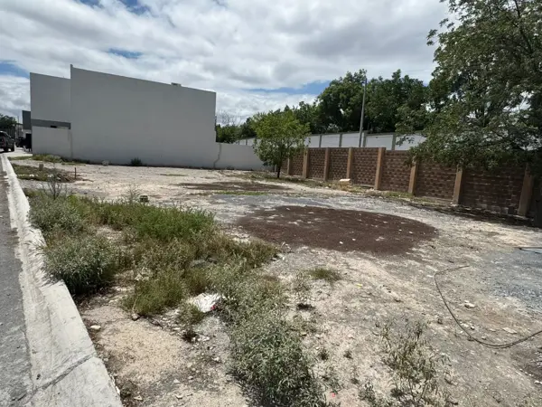 Terreno en venta en Los Siller, Saltillo — foto 3 de 7