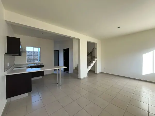 Casa en venta en El Sauz INFONAVIT, Guadalajara — foto 3 de 33