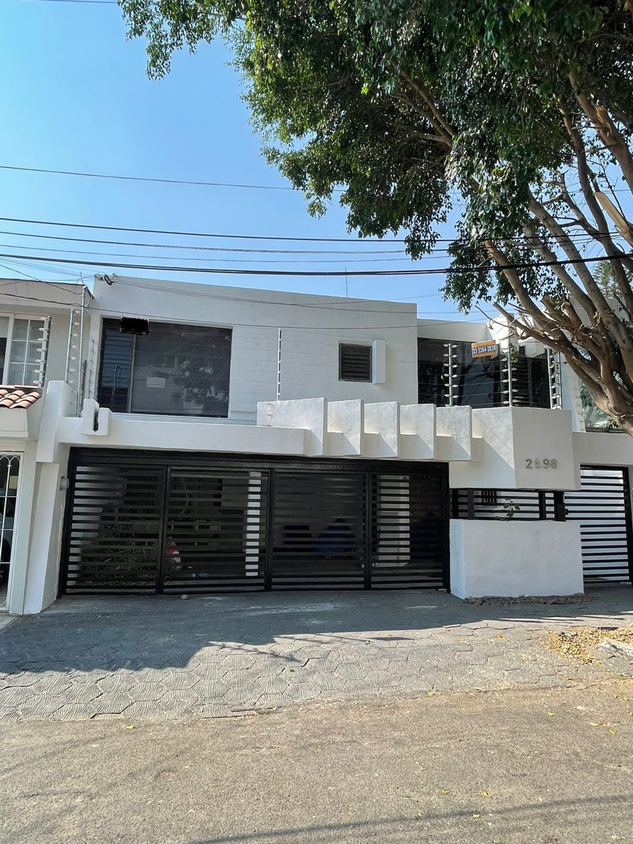 Casa en renta en Lomas de Providencia, Guadalajara — foto 1 de 23