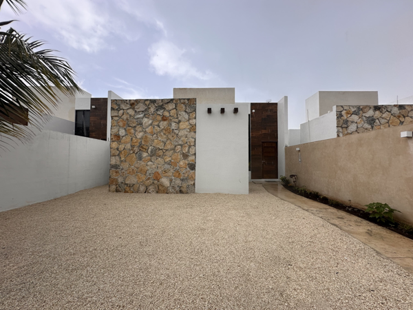 Casa en venta en Yucalpeten, Progreso — foto 2 de 19