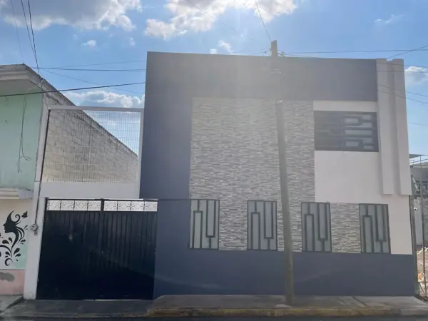 Venta de Casa Muy Amplia a Pie de Calle en Col Miguel Hidalgo
