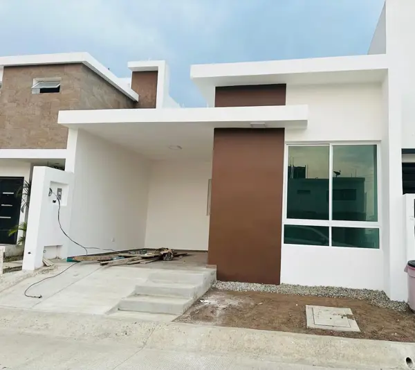 CASA UNA PLANTA, FRACC. TOSCANA, SEGURIDAD 24 H, ÁREAS VERDES, PLAZA COMERCIAL, ZONA SUR.