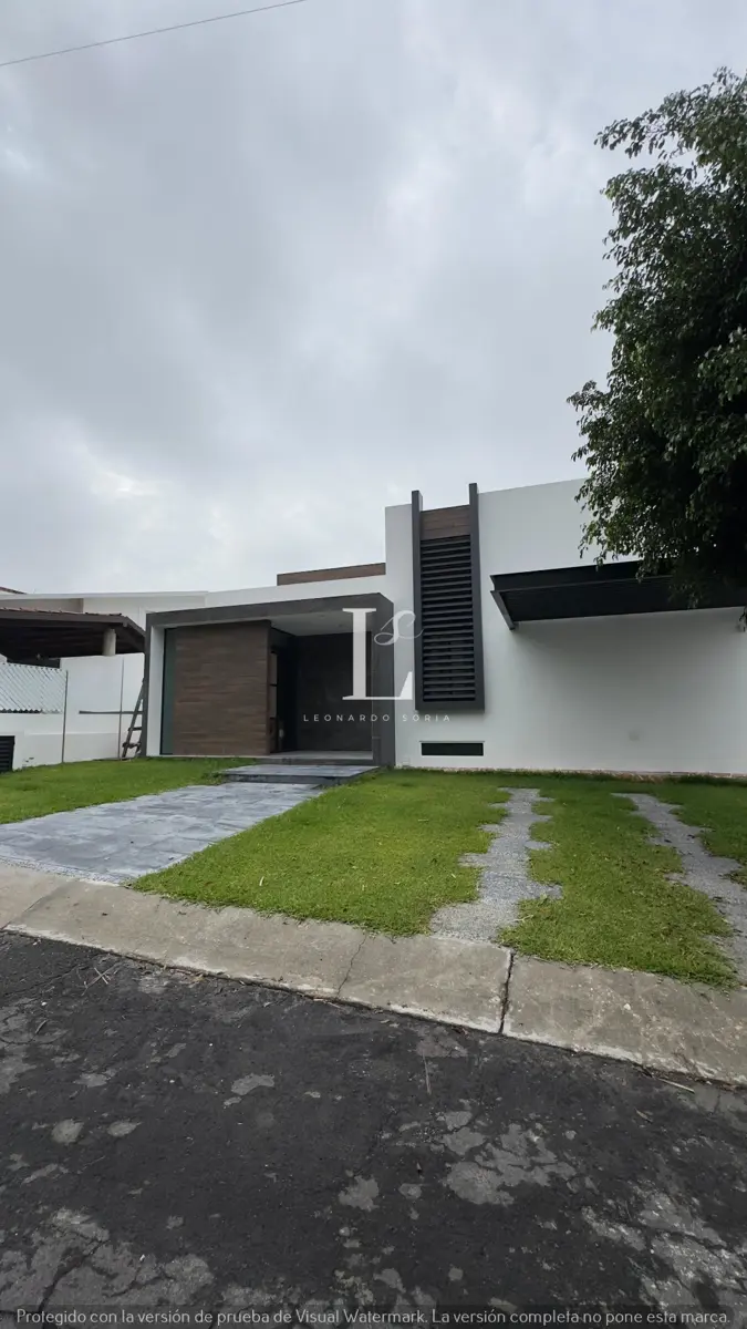 Casa en venta en Lomas de Cocoyoc, Atlatlahucan — foto 1 de 27
