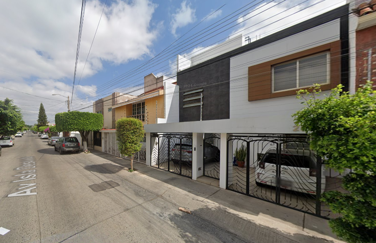 Casa en venta en Jardines de San Jose, Guadalajara — foto 1 de 10