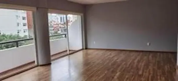 Moderno Depa 3R/3B con Balcón en Ubicación Ideal