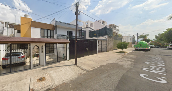 Casa en venta en Colinas de las Aguilas, Zapopan — foto 2 de 10