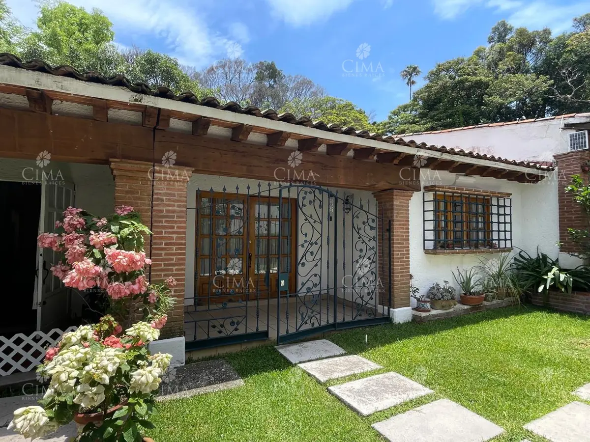 Casa en venta en Lomas de Atzingo, Cuernavaca — foto 1 de 14