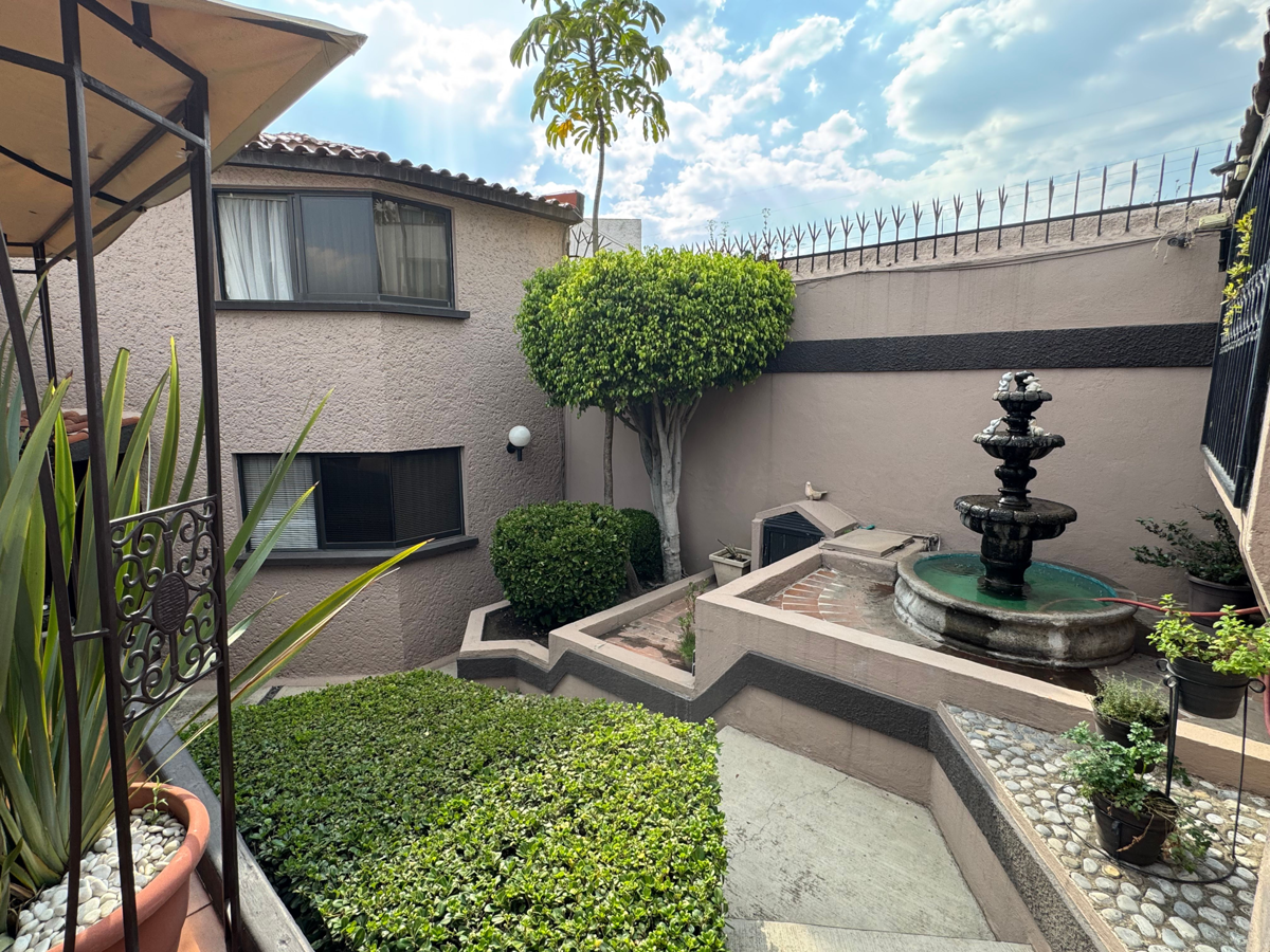 Casa en venta en Paseos del Bosque, Naucalpan de Juárez — foto 1 de 12