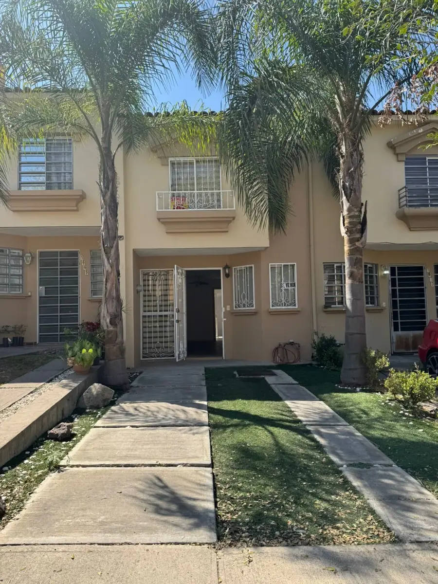 Casa en venta en Los Robles, Zapopan — foto 1 de 7