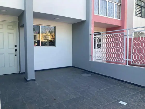 Casa en venta en La Tuzania, Zapopan — foto 2 de 10