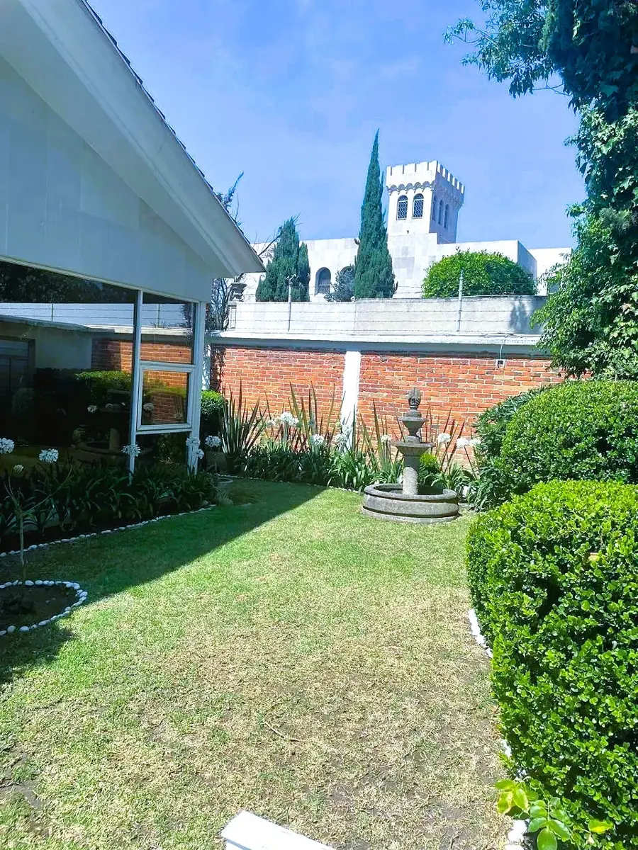 Casa en venta en Bosques de las Lomas, Cuajimalpa de Morelos — foto 1 de 14