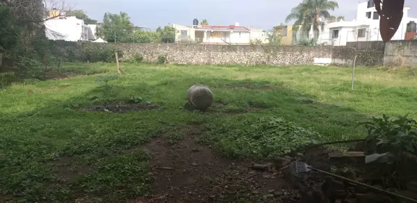 LINDO TERRENO PLANO Y CENTRICO.