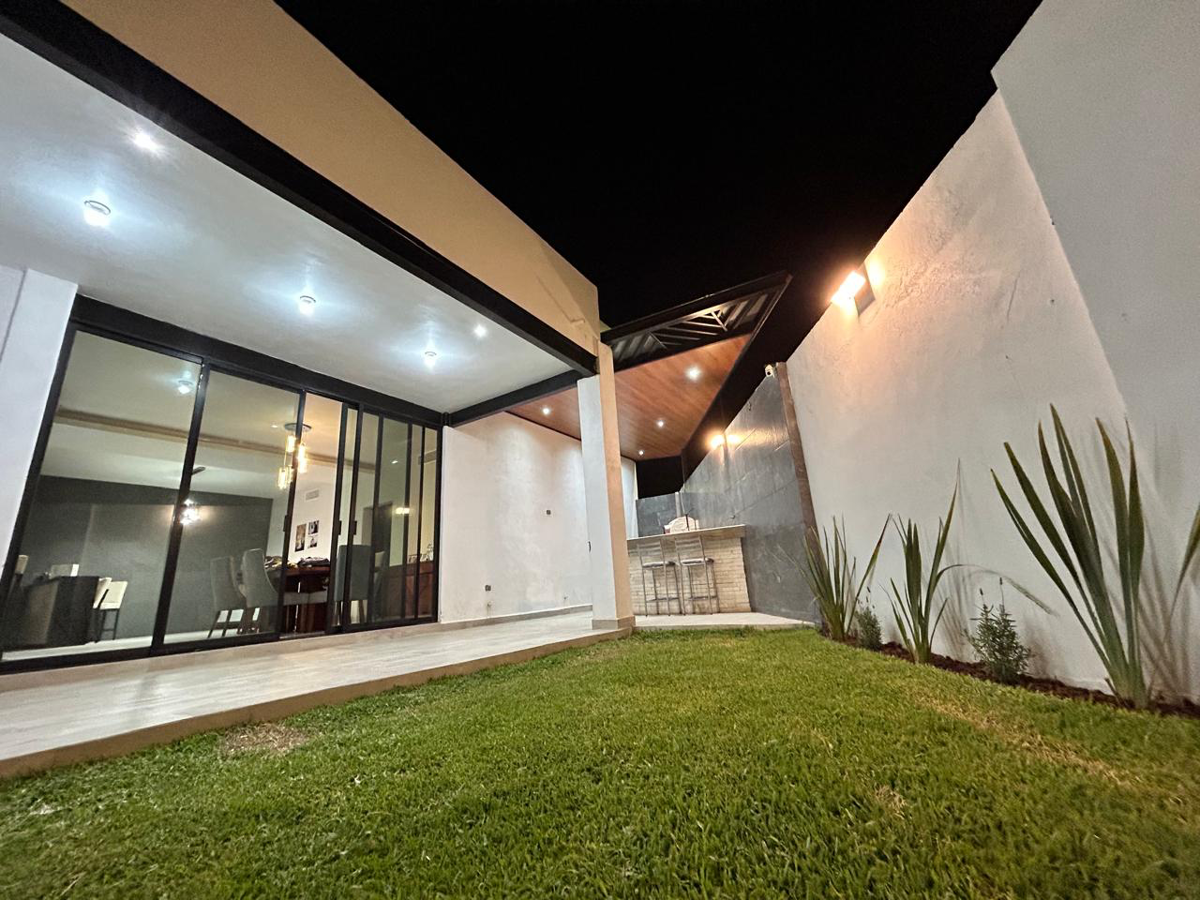 Casa en venta en Villas del Renacimiento, Torreón — foto 1 de 27