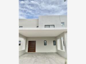 Casa en remate en Altozano la Nueva Laguna, Gómez Palacio, Durango