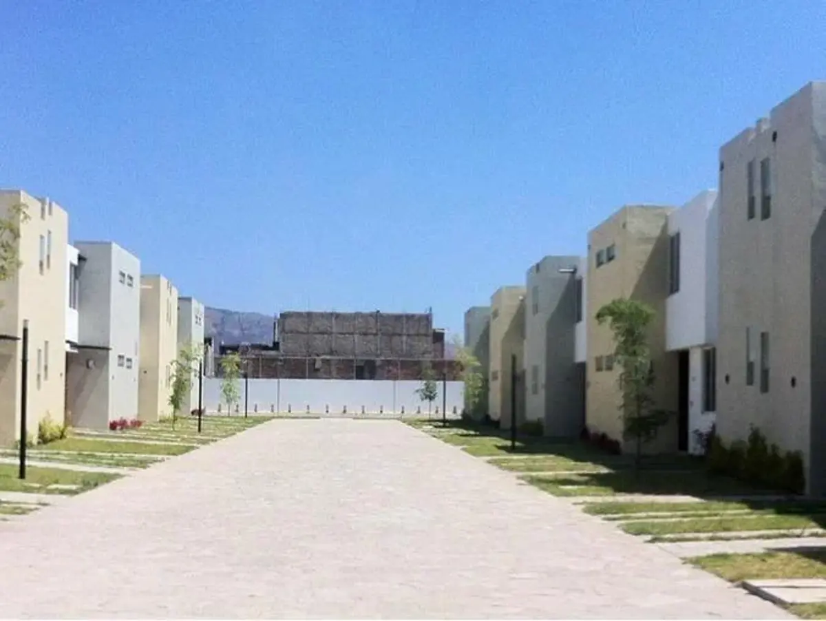 Casa en venta en Parques de Tesistán, Zapopan — foto 1 de 9