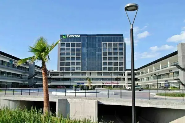 Local en renta en 2o piso en plaza comercial Santa Isabel