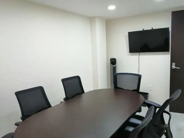Renta de Conusltorio/oficina en Polaco *24/7*