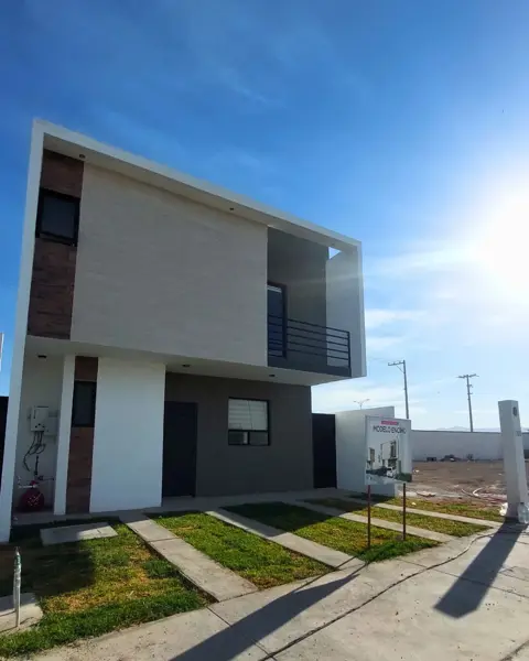 CASA EN VENTA EN CIRCUITO PRIVADO GOMEZ PALACIO LOS OLIVOS DOS NIVELES