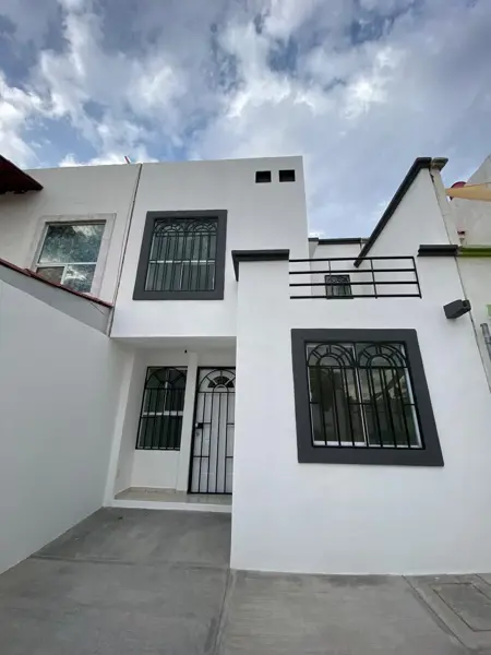Exclusiva oferta de casa en venta en brisas de lago sobre avenida ideal para inversion o negocio
