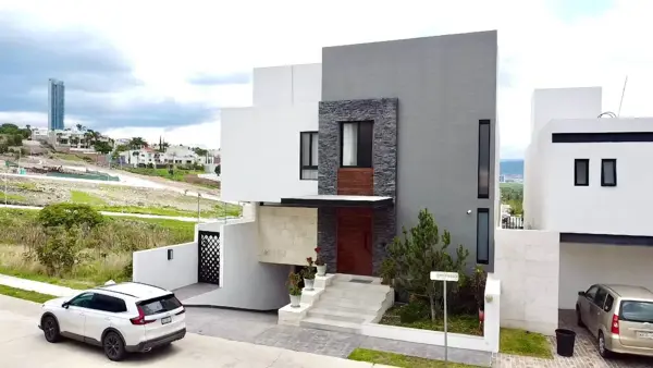 Casa en venta en Zanda, León — foto 2 de 28