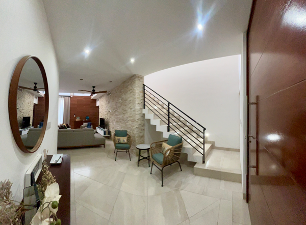 Rento casa AMUEBLADA dentro del fraccionamiento los Viñedos en Torreón Coahuila. Alberca y pádel — foto 1 de 30