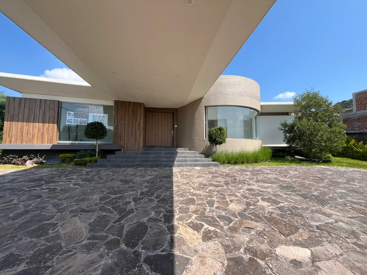 Casa en venta en Tres Marías, Morelia — foto 1 de 32