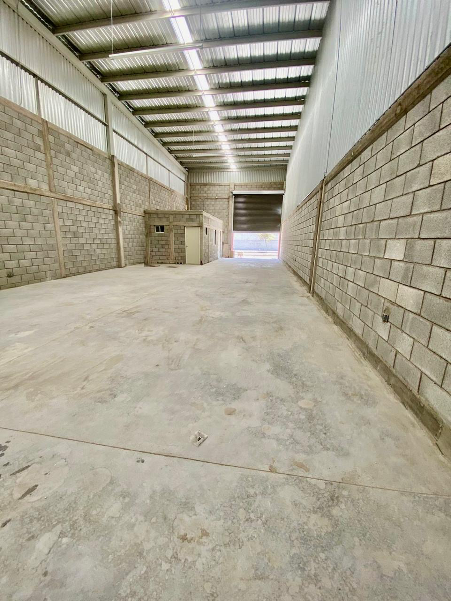 Vista 2 de Bodega renta Saltillo 400