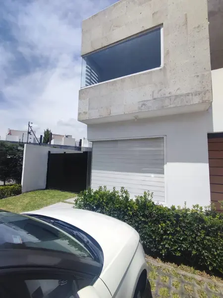 CASA EN RENTA TOTALMENTE NUEVA