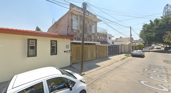 Casa en venta en Jardines del Moral, León — foto 2 de 10