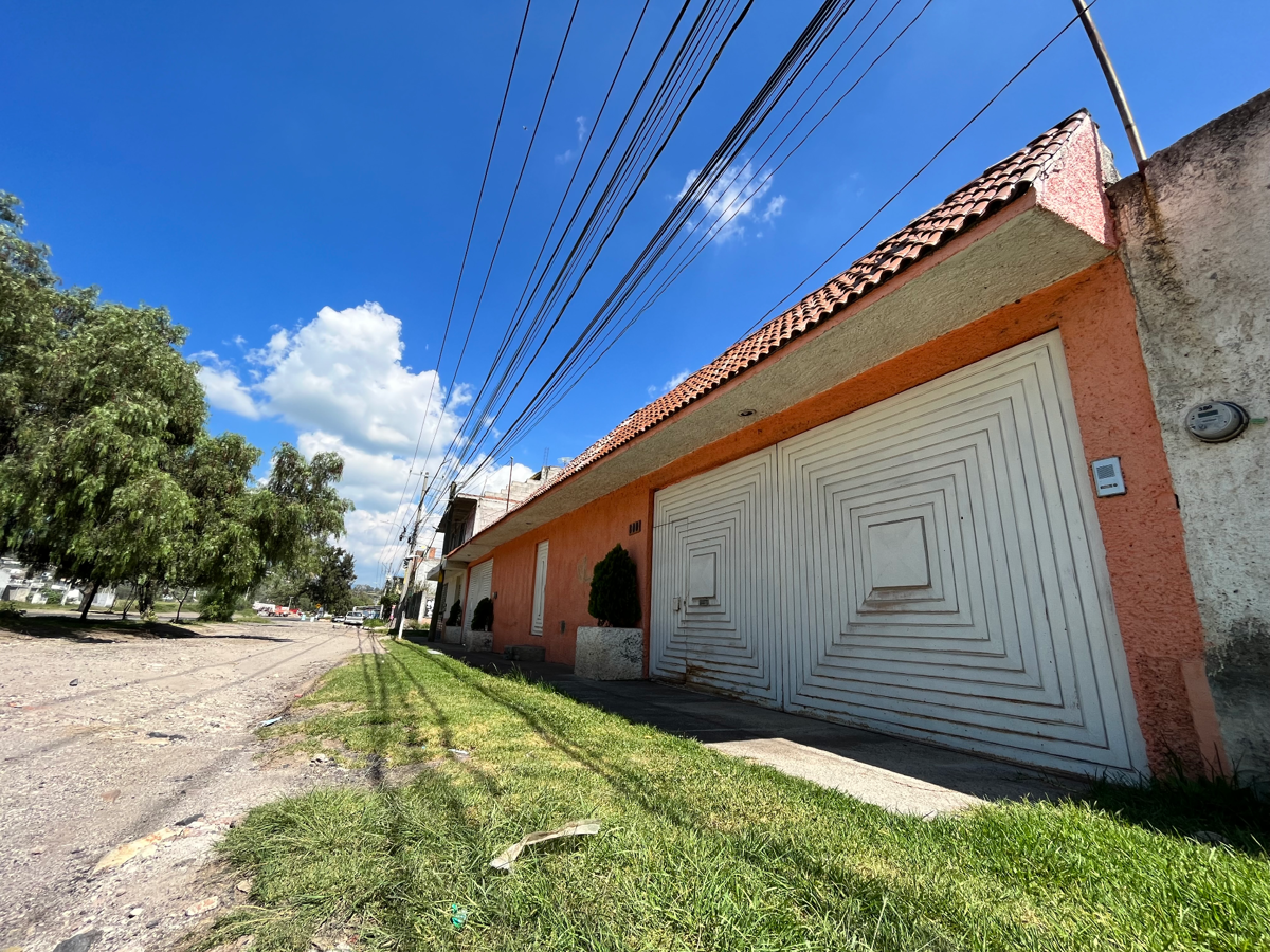 Casa en venta en Los Pirules, Morelia — foto 1 de 30