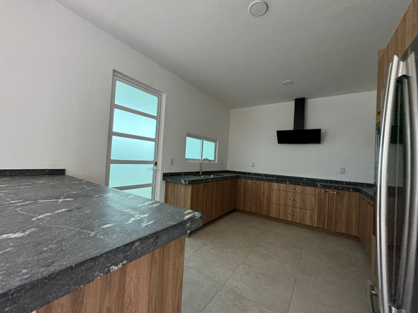 Casa en venta en Montaña Monarca I, Morelia — foto 2 de 24