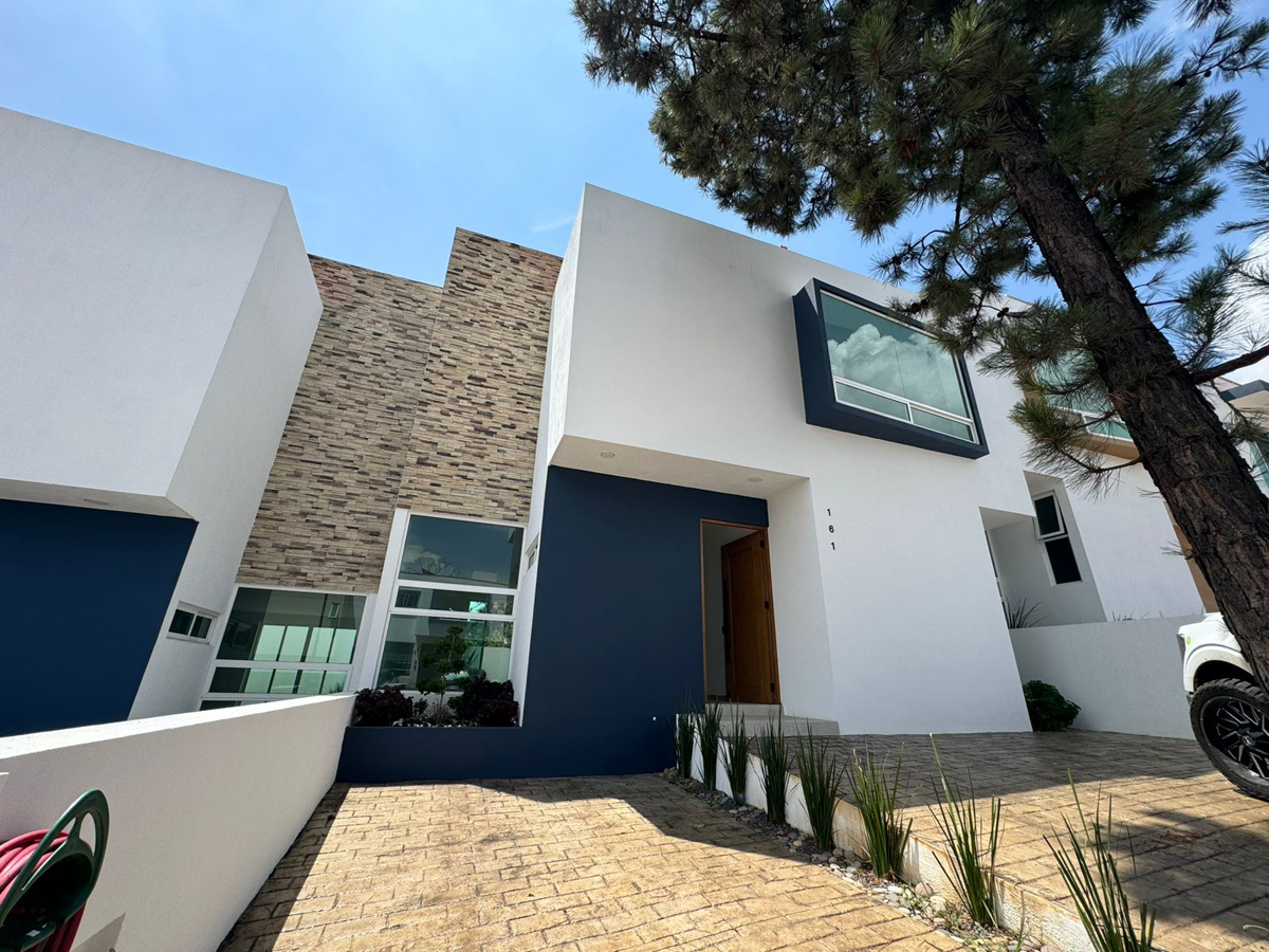 Casa en venta en Montaña Monarca I, Morelia — foto 1 de 24