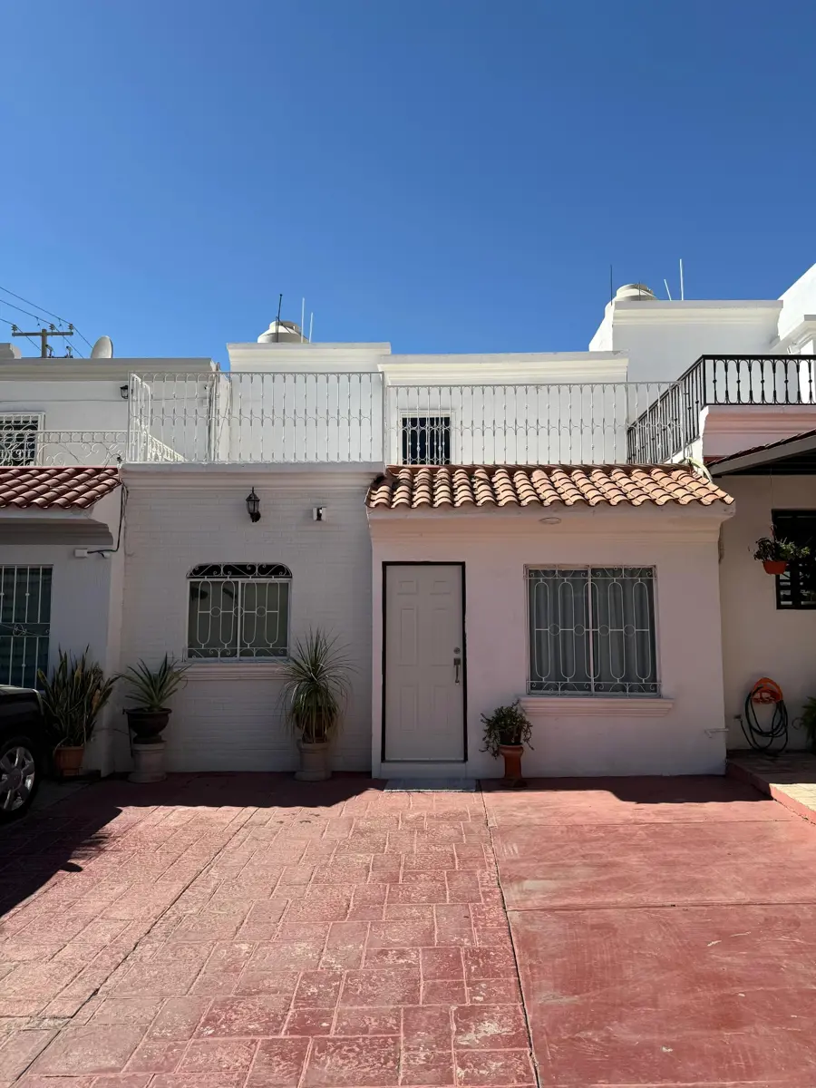 CASA EN RENTA AMUEBLADA 2 PISOS EN MONTEBELLO CULIACAN SINALOA CASA EN RENTA AMUEBLADA 2 PISOS EN MONTEBELLO CULIACAN SINALOA