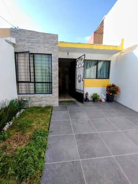 Casa en venta en Parques de Tesistán, Zapopan — foto 2 de 10