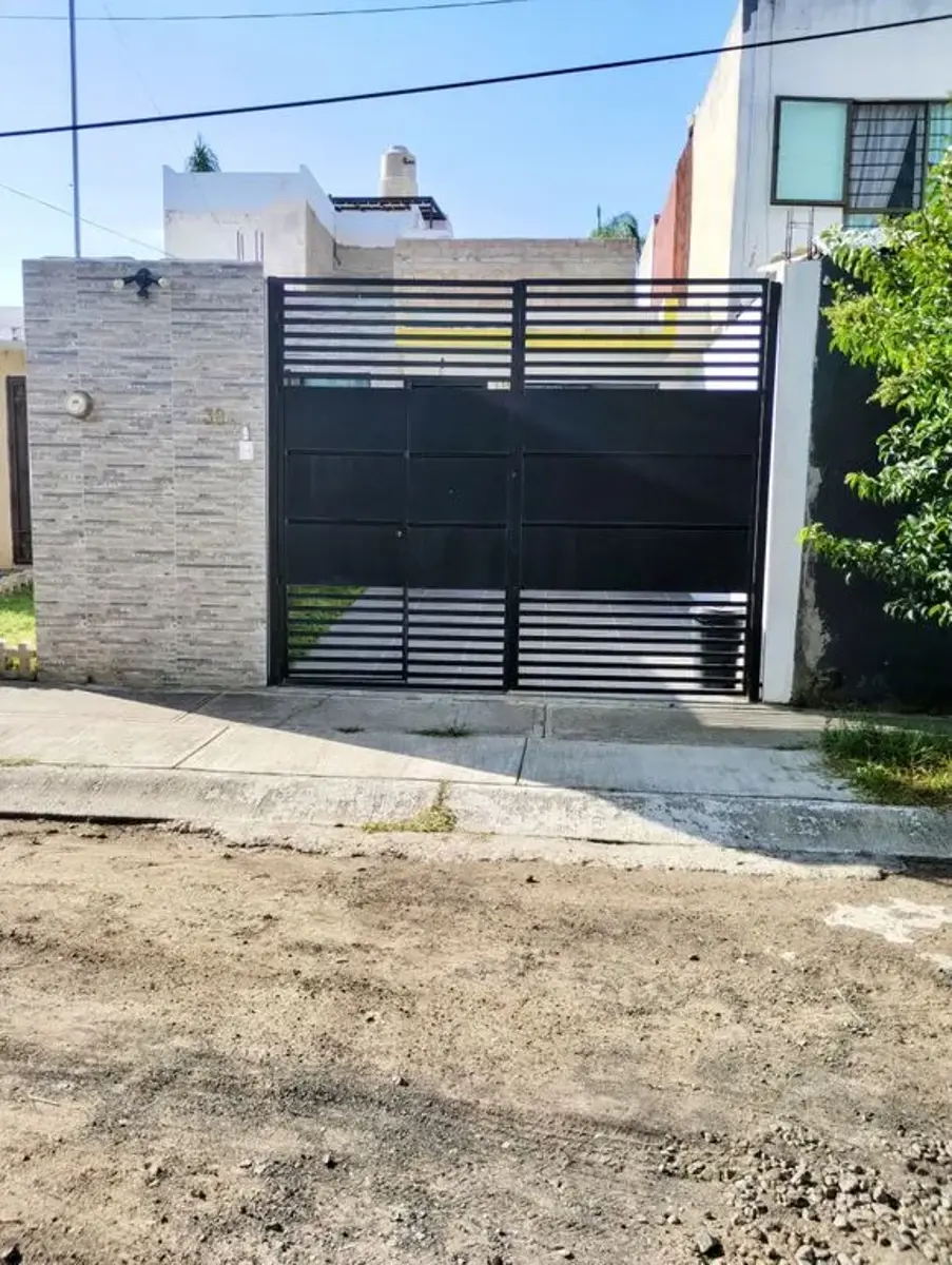 Casa en venta en Parques de Tesistán, Zapopan — foto 1 de 10