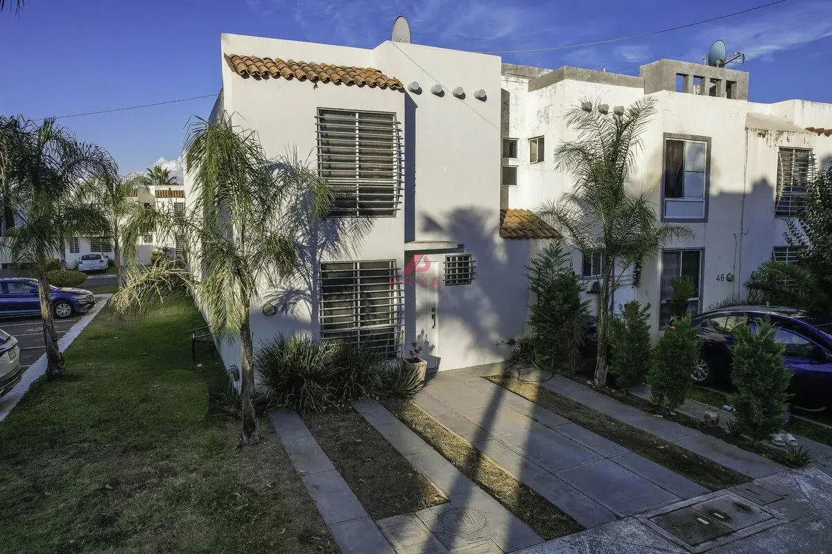 Casa en venta en Parques de Tesistán, Zapopan — foto 1 de 6