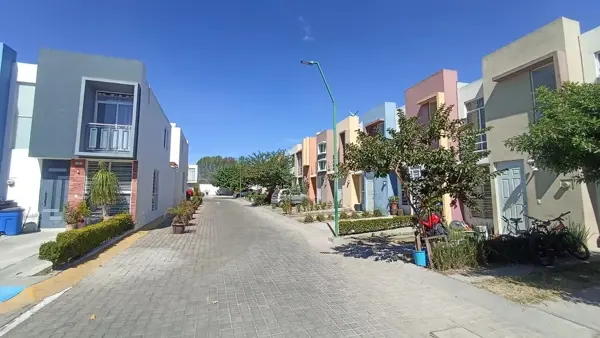 Casa en venta en Parques de Tesistán, Zapopan — foto 2 de 9