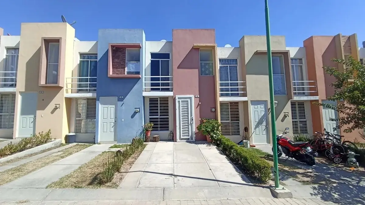 Casa en venta en Parques de Tesistán, Zapopan — foto 1 de 9