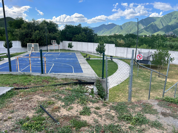 Casa en Venta los Nogales Residencial, N.l. (cerca de Yerbaniz)