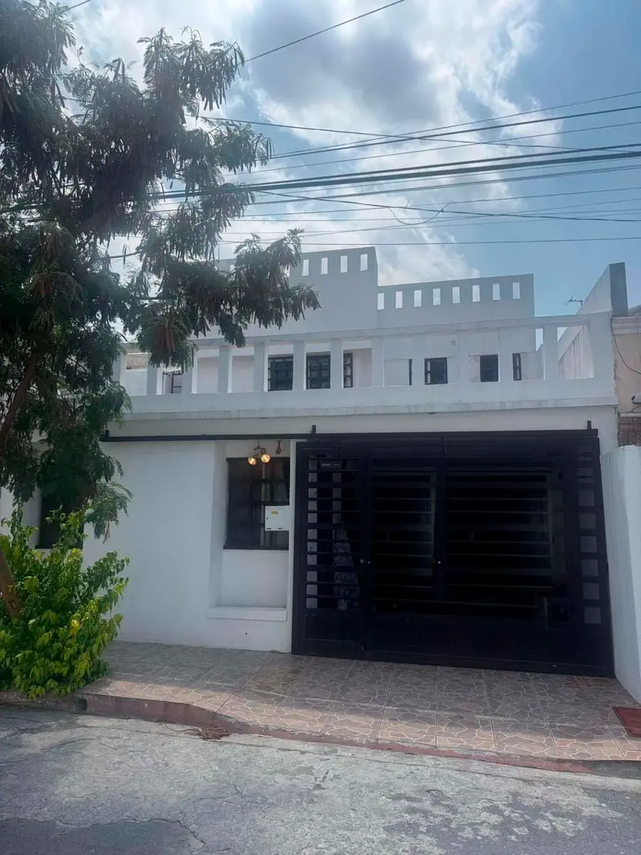 Casa en venta en Rincón de la Primavera, Monterrey — foto 1 de 31
