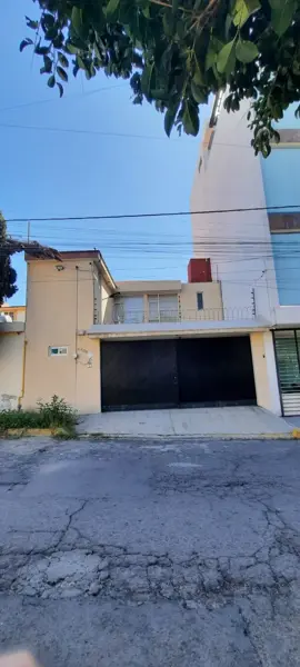 Residencia En Venta Prados Agua Azul a pie de calle lista para habitarse