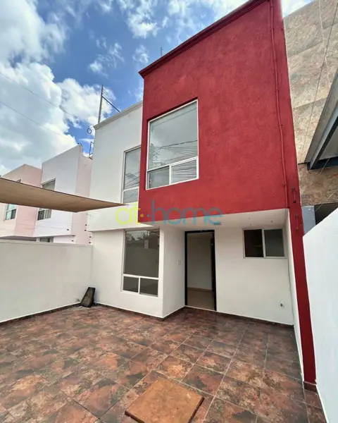 Casa en Venta Zona Uvm 4 Habitaciones 5 Baños Completos